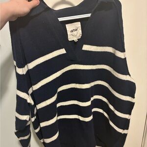 Aerie Classic Navy and White Knit Vest